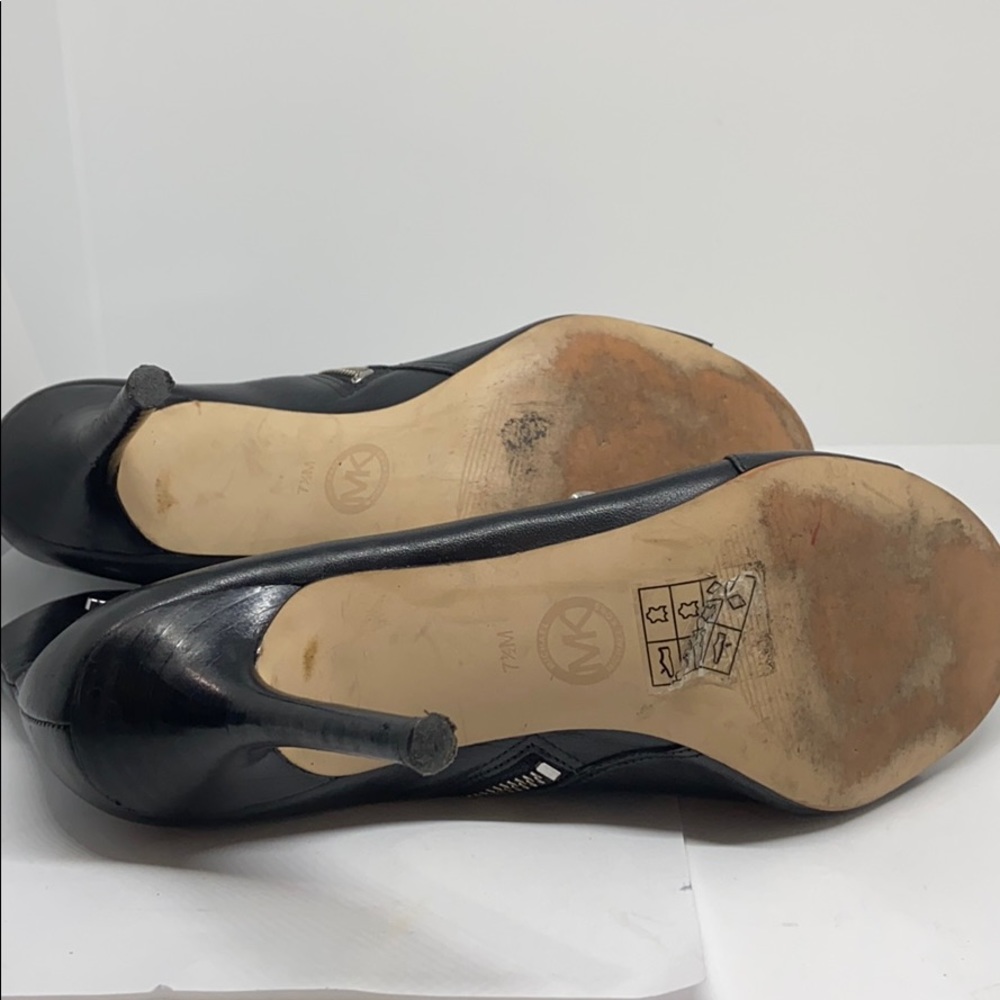 MICHAEL Michael Kors Black Cassie Heels - Picture 2 of 11